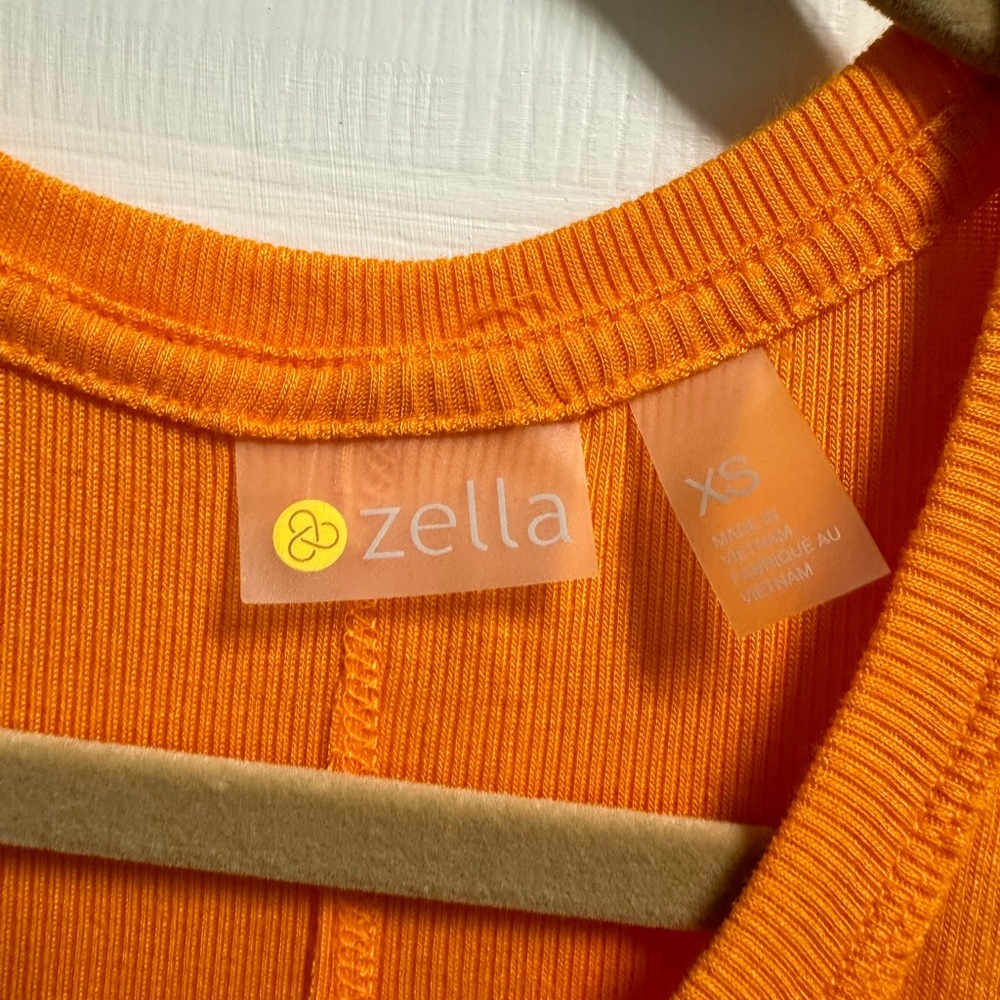 Zella Razorback tank - Picture 3 of 9